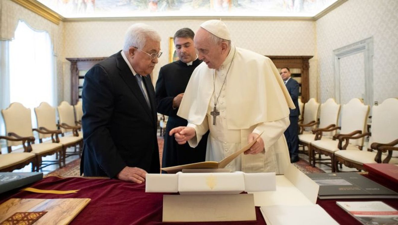 Palestijnse president prijst de oproep van de paus voor vrede